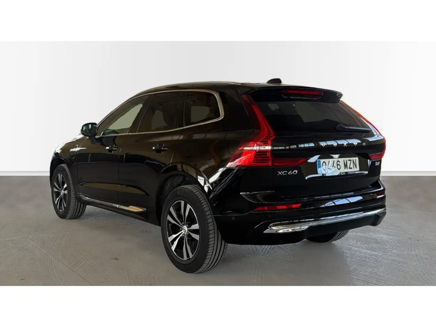 Volvo XC60 T6 Recharge Core Negro - 2