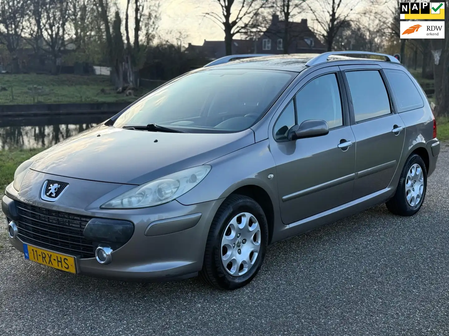 Peugeot 307 SW 1.6-16V|Airco|7 persoons Gris - 1
