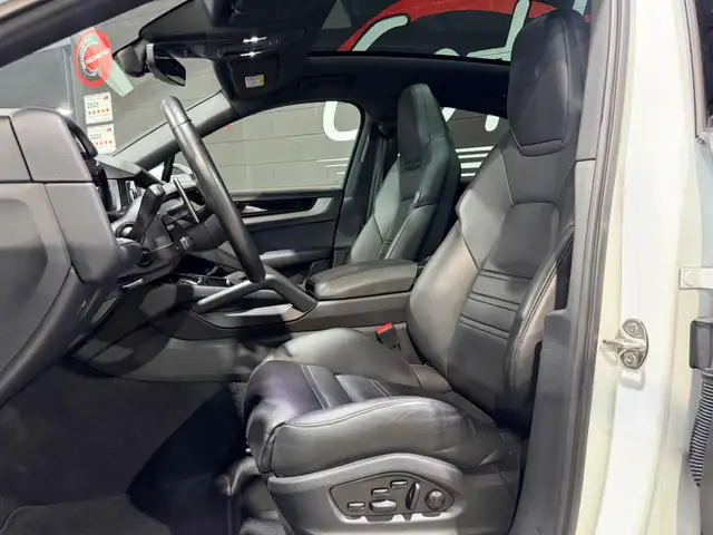 Porsche Cayenne view 12