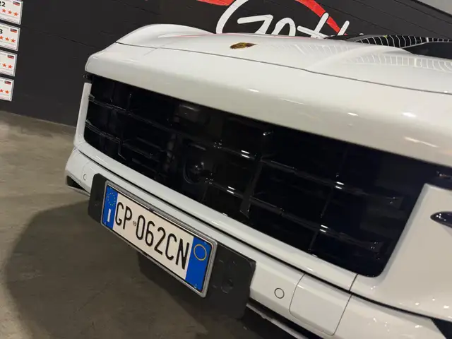 Porsche Cayenne view 7
