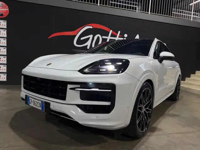 Porsche Cayenne view 6