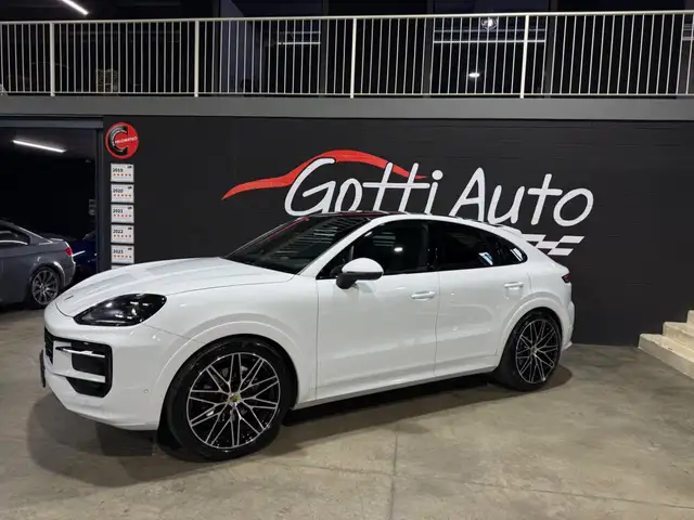 Porsche Cayenne view 2