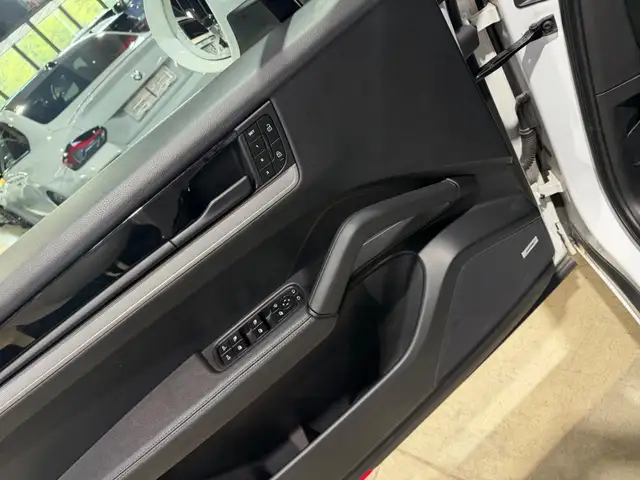 Porsche Cayenne view 14