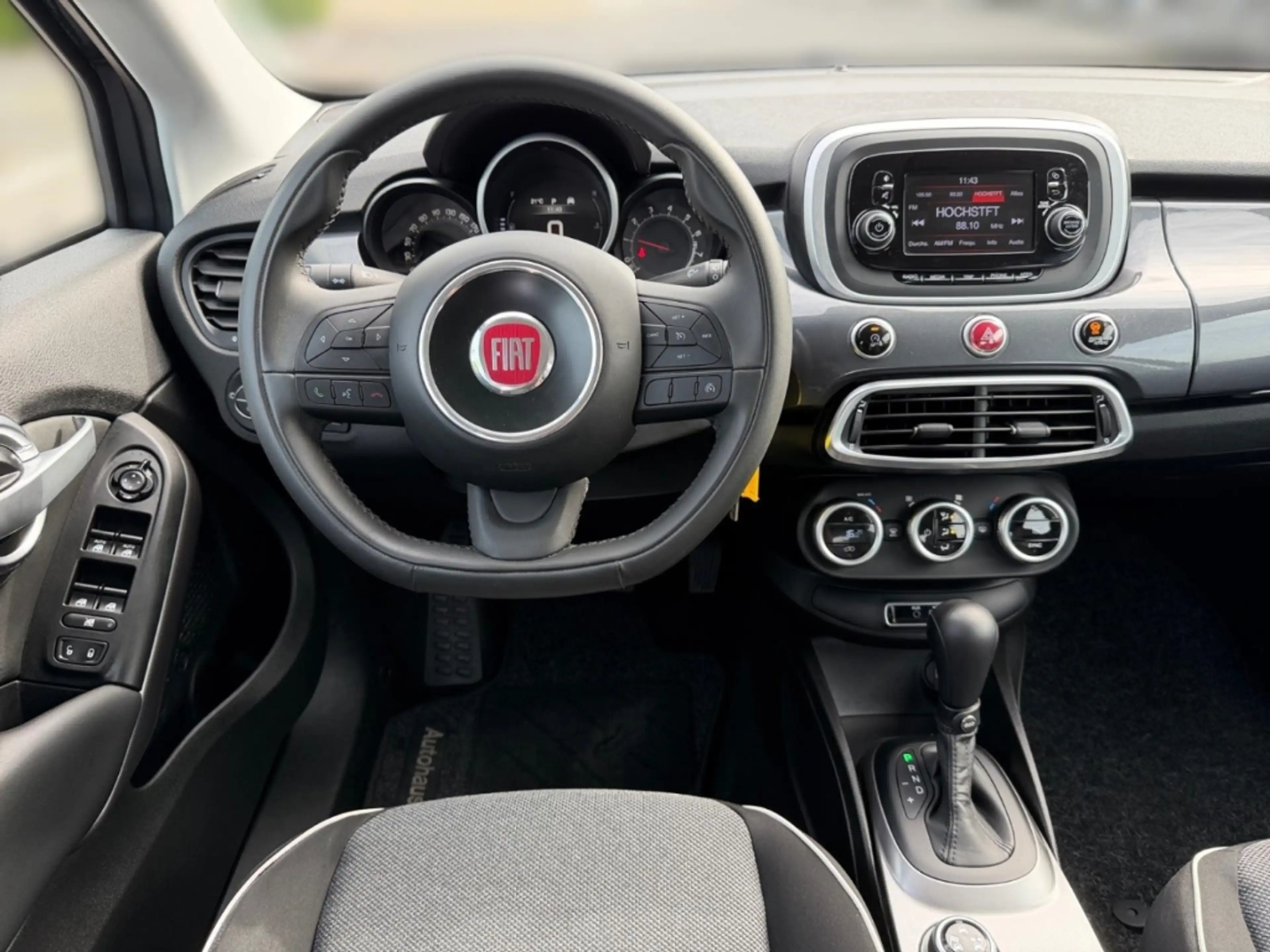 Fiat 500X Pop Star Dyn. Kurvenlicht Mehrzonenklima Keyless E — photo 10