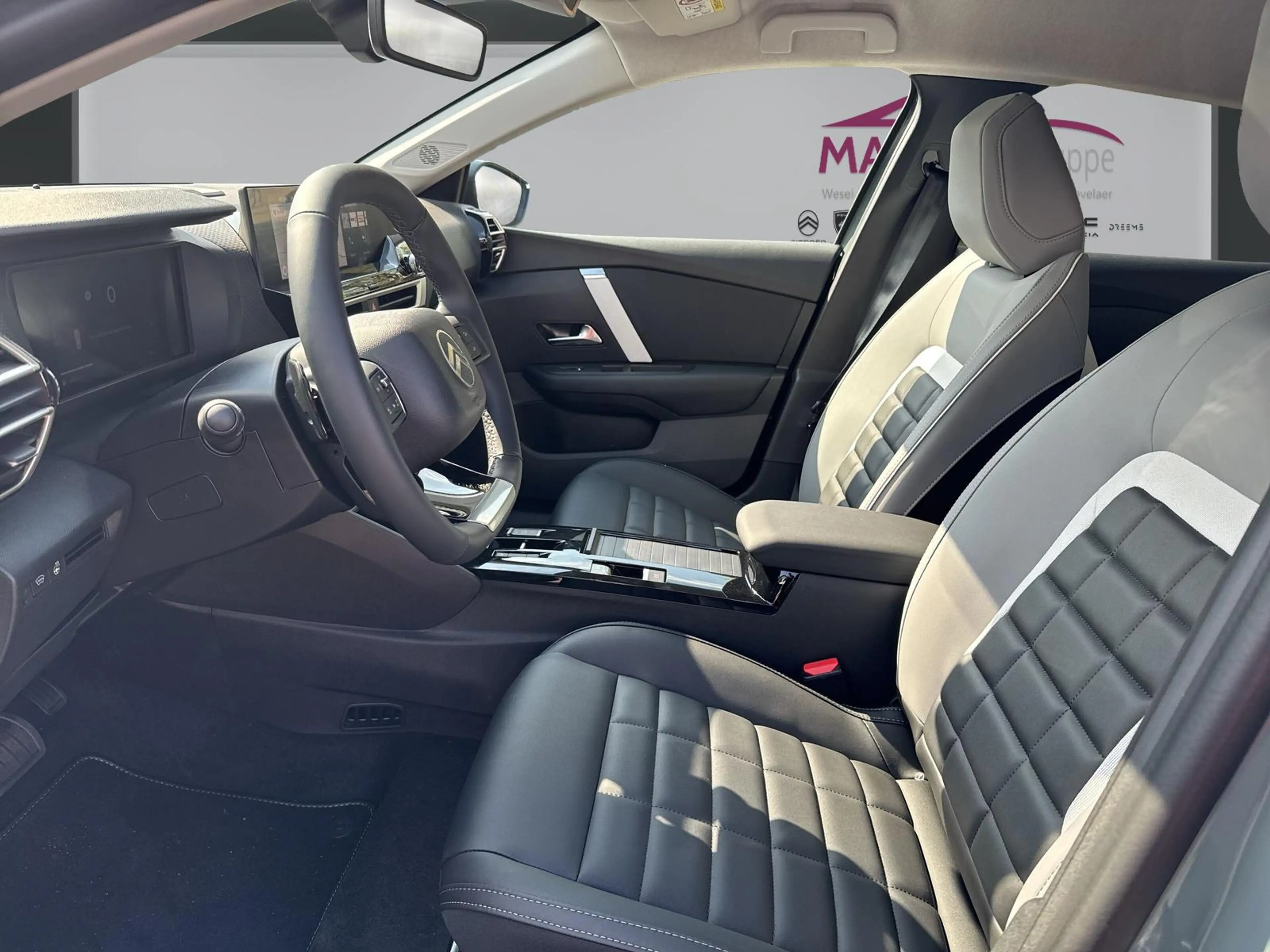 Citroen E-C4 Electric ë- C4 Lim. Max + Wärmepumpe + OBC 11kW + Rückfahrk — photo 9
