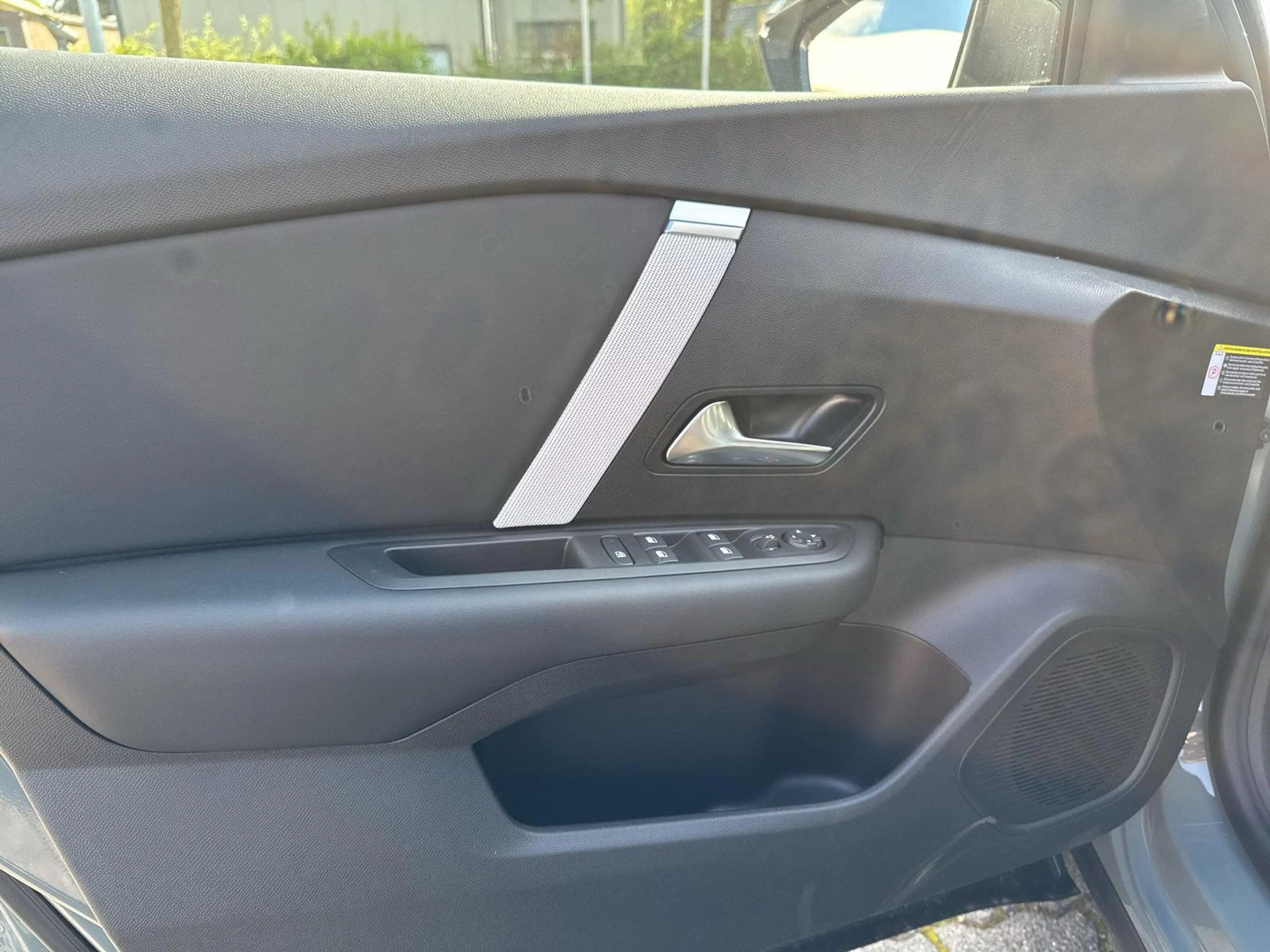 Citroen E-C4 Electric ë- C4 Lim. Max + Wärmepumpe + OBC 11kW + Rückfahrk — photo 10