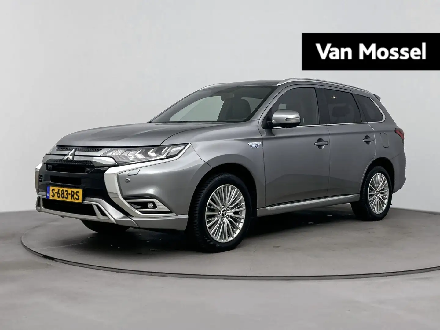 Mitsubishi Outlander 2.4 PHEV S-Edition 135PK | Automaat | Lederen Bekl Grijs - 1