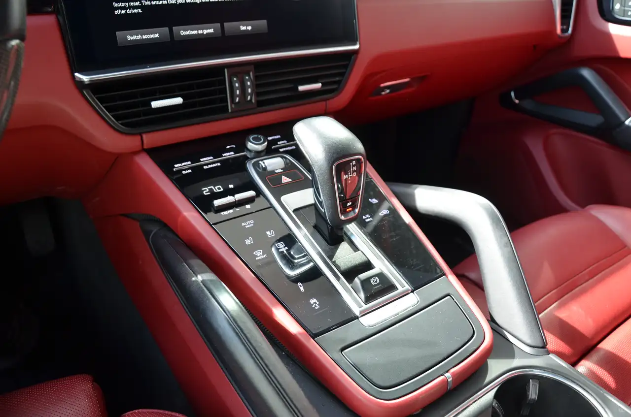 Porsche Cayenne снимка Porsche Cayenne