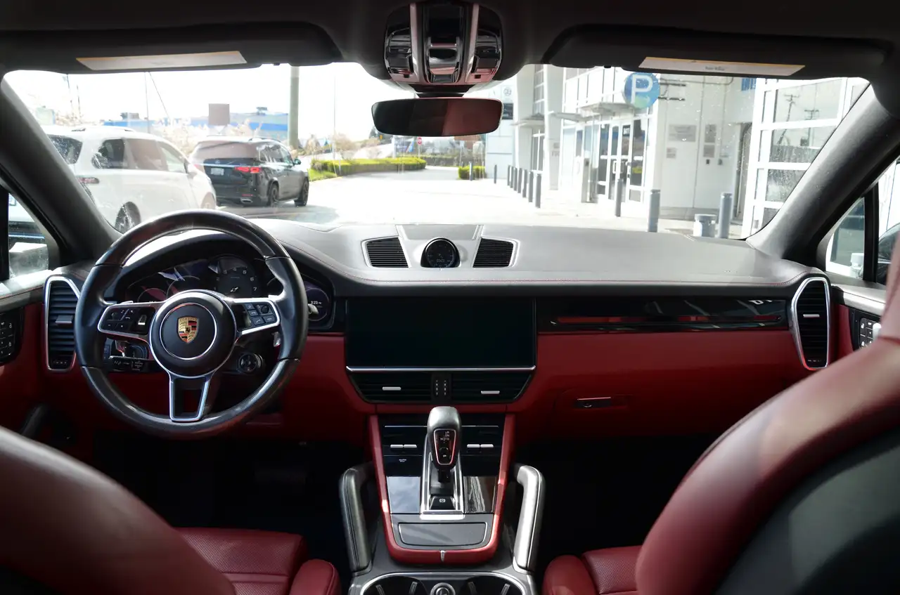 Porsche Cayenne снимка Porsche Cayenne