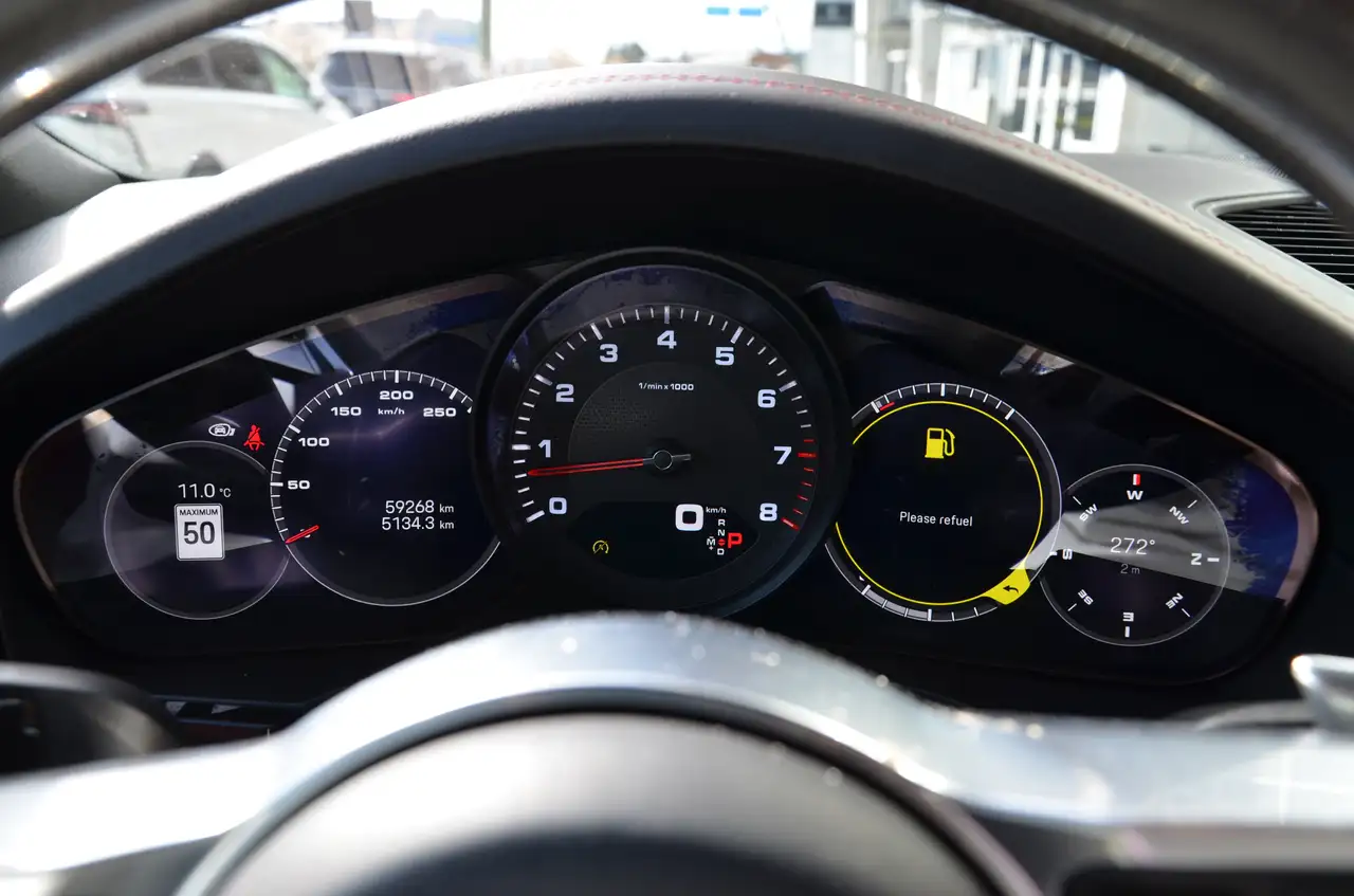 Porsche Cayenne снимка Porsche Cayenne