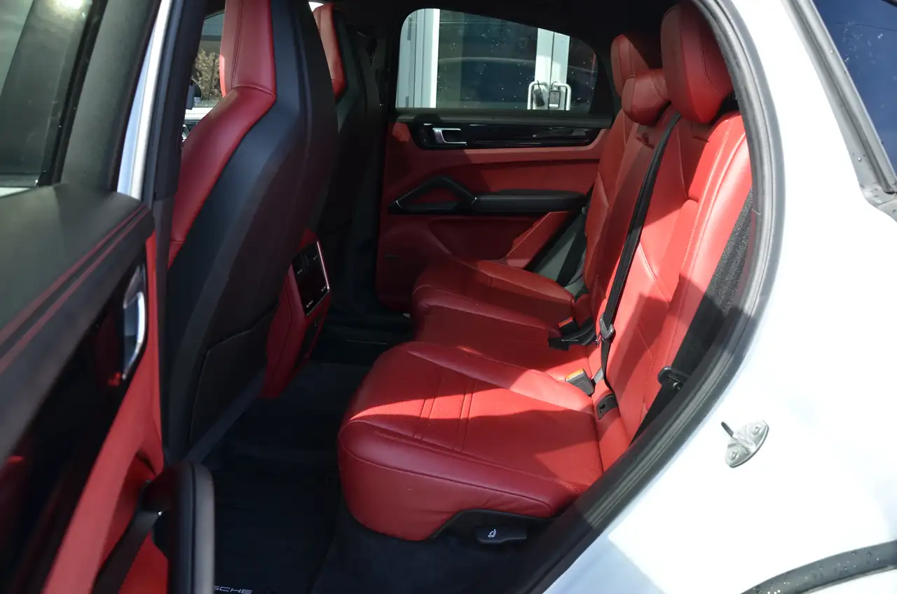 Porsche Cayenne снимка Porsche Cayenne