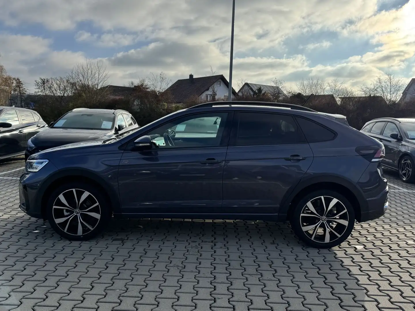 Volkswagen Taigo 1,0 TSI R-Line 18"Alu LED Matrix ACC Grau - 2