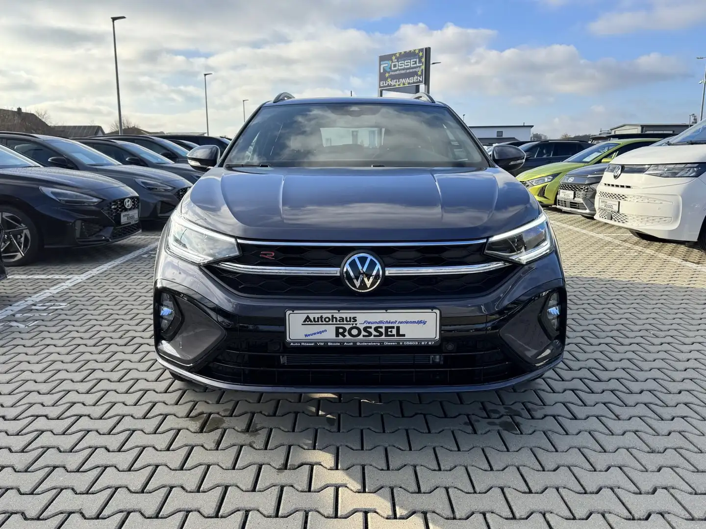 Volkswagen Taigo 1,0 TSI R-Line 18"Alu LED Matrix ACC Grau - 1