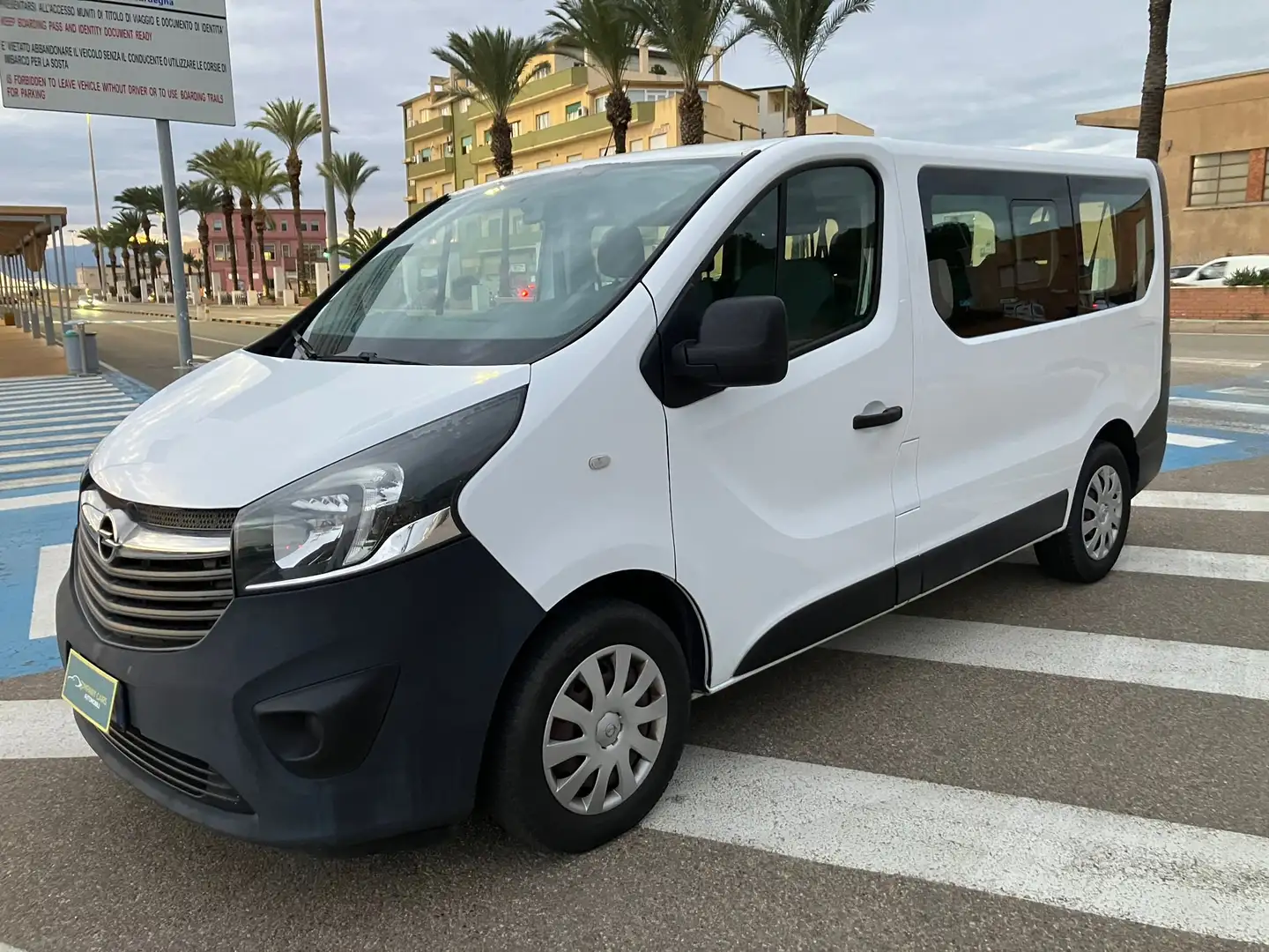 Opel Vivaro 27 L1H1 combi M1 1.6 bit.120cv S&S ecoflex Bianco - 2