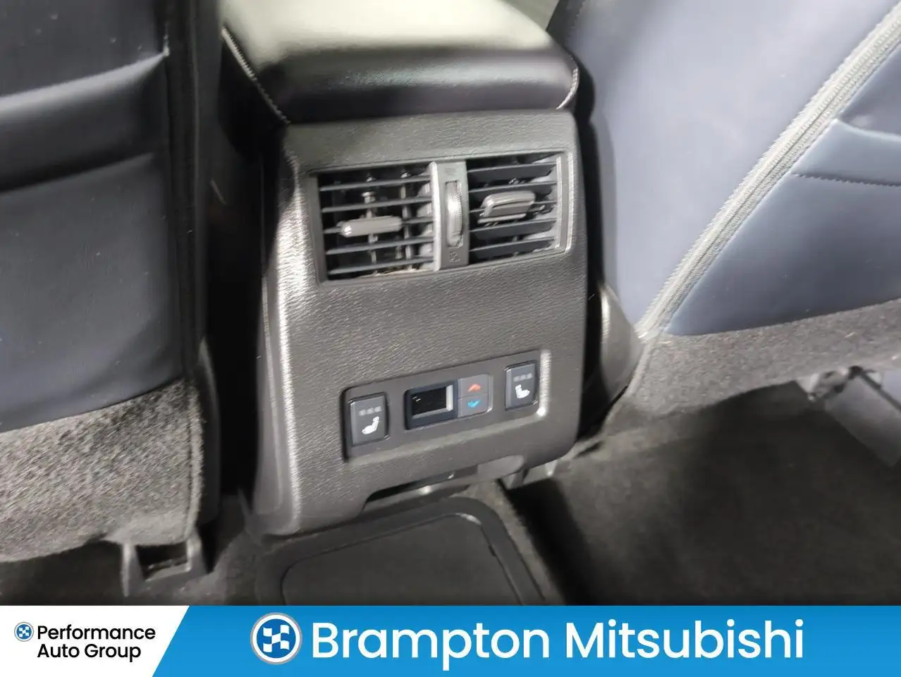 Mitsubishi Outlander снимка Mitsubishi Outlander