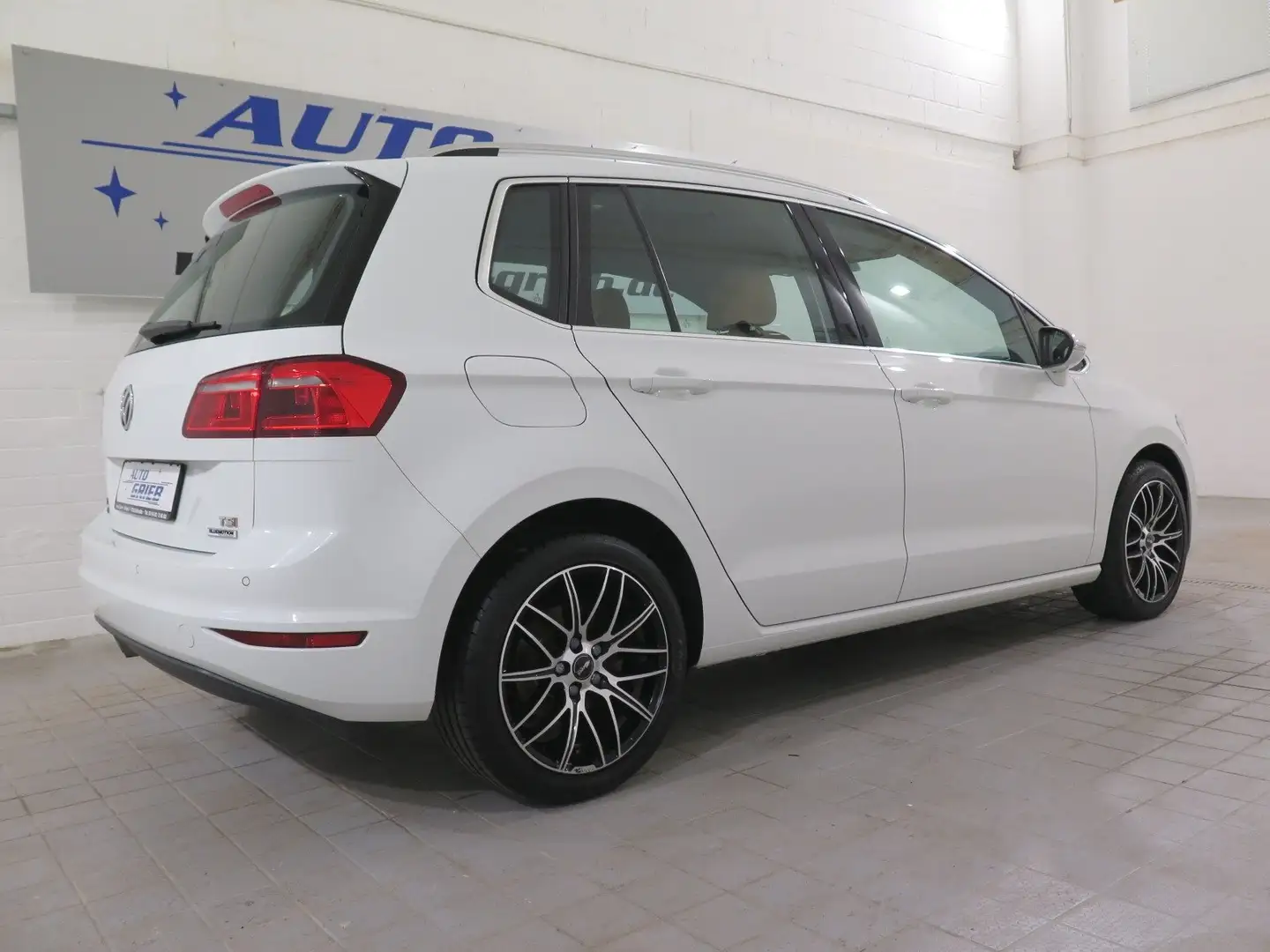 Volkswagen Golf Sportsvan Highline BMT,  Xenon, Navi, Sitzheizung, Alu White - 2