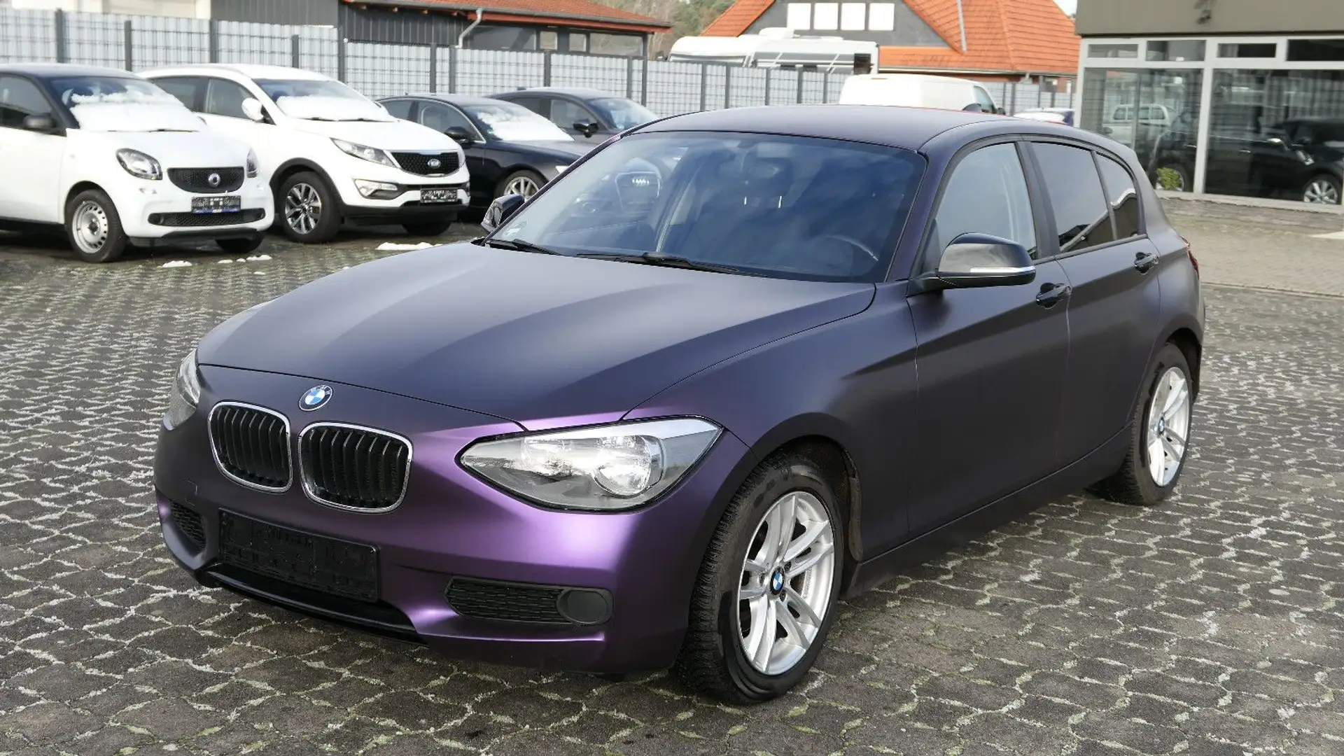 BMW 116 i Automatik/foliert!/nur an Händler/Export!!! Schwarz - 1