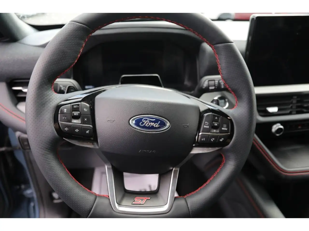 Ford Explorer снимка Ford Explorer