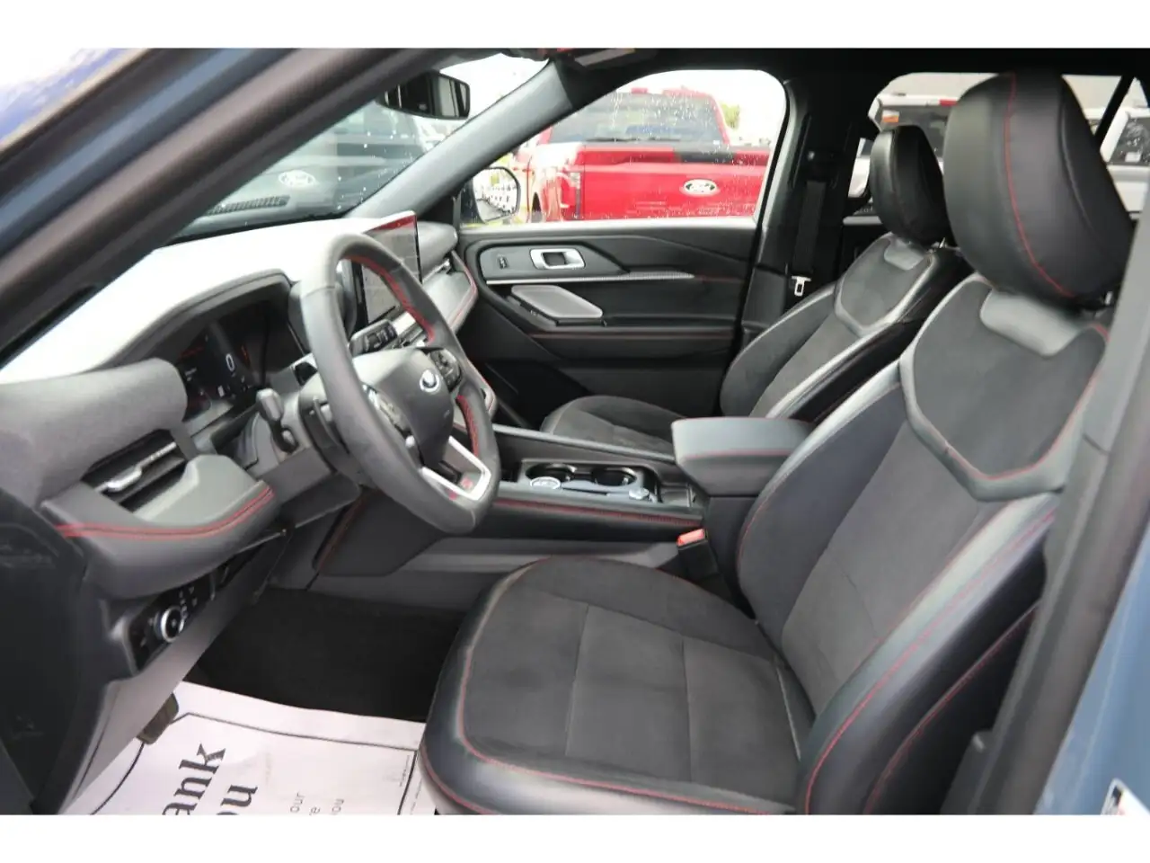 Ford Explorer снимка Ford Explorer