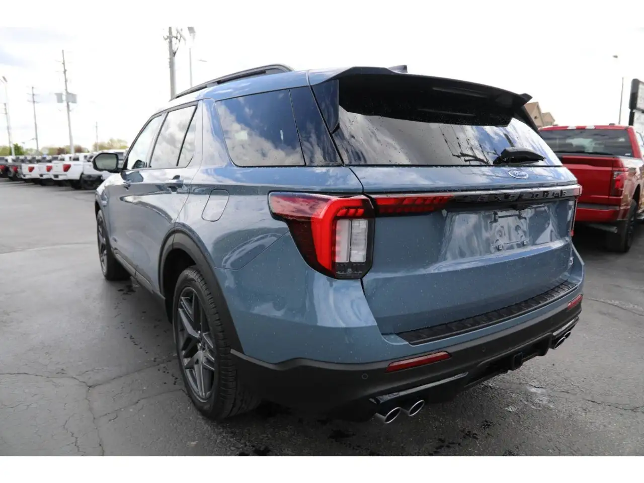 Ford Explorer снимка Ford Explorer