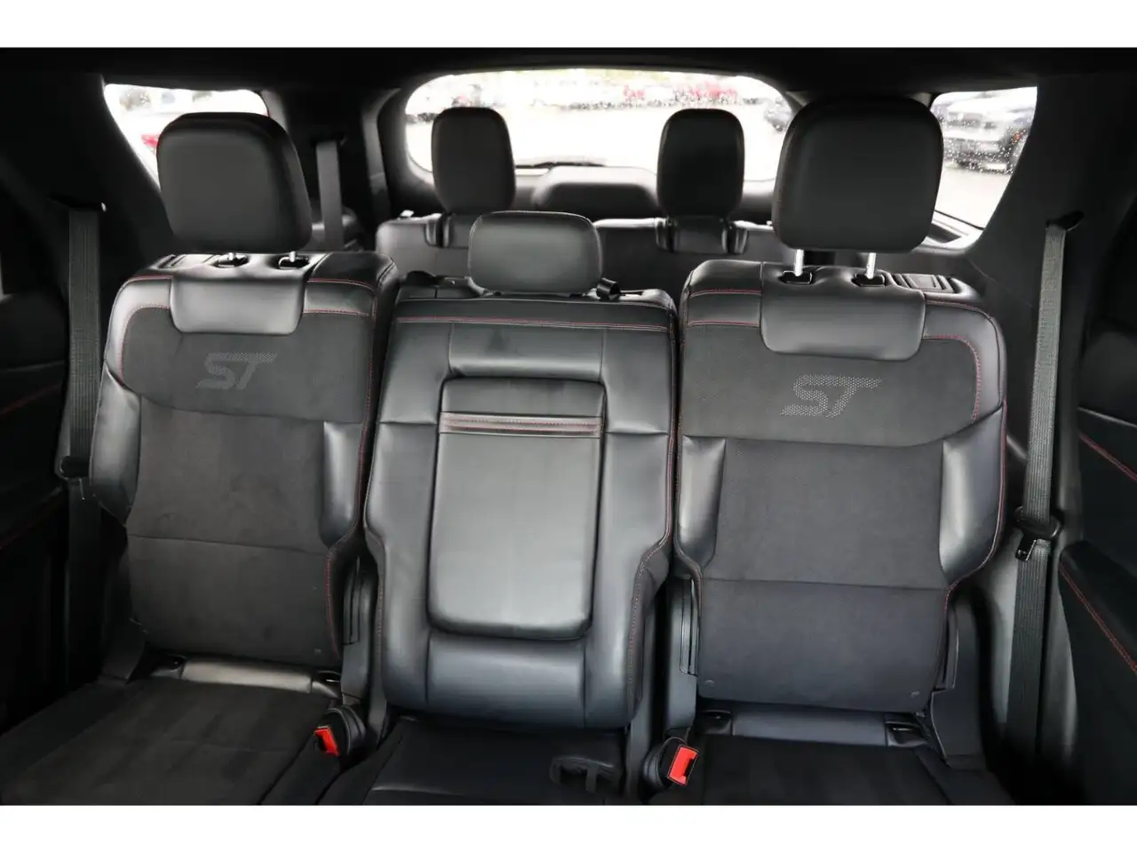 Ford Explorer снимка Ford Explorer