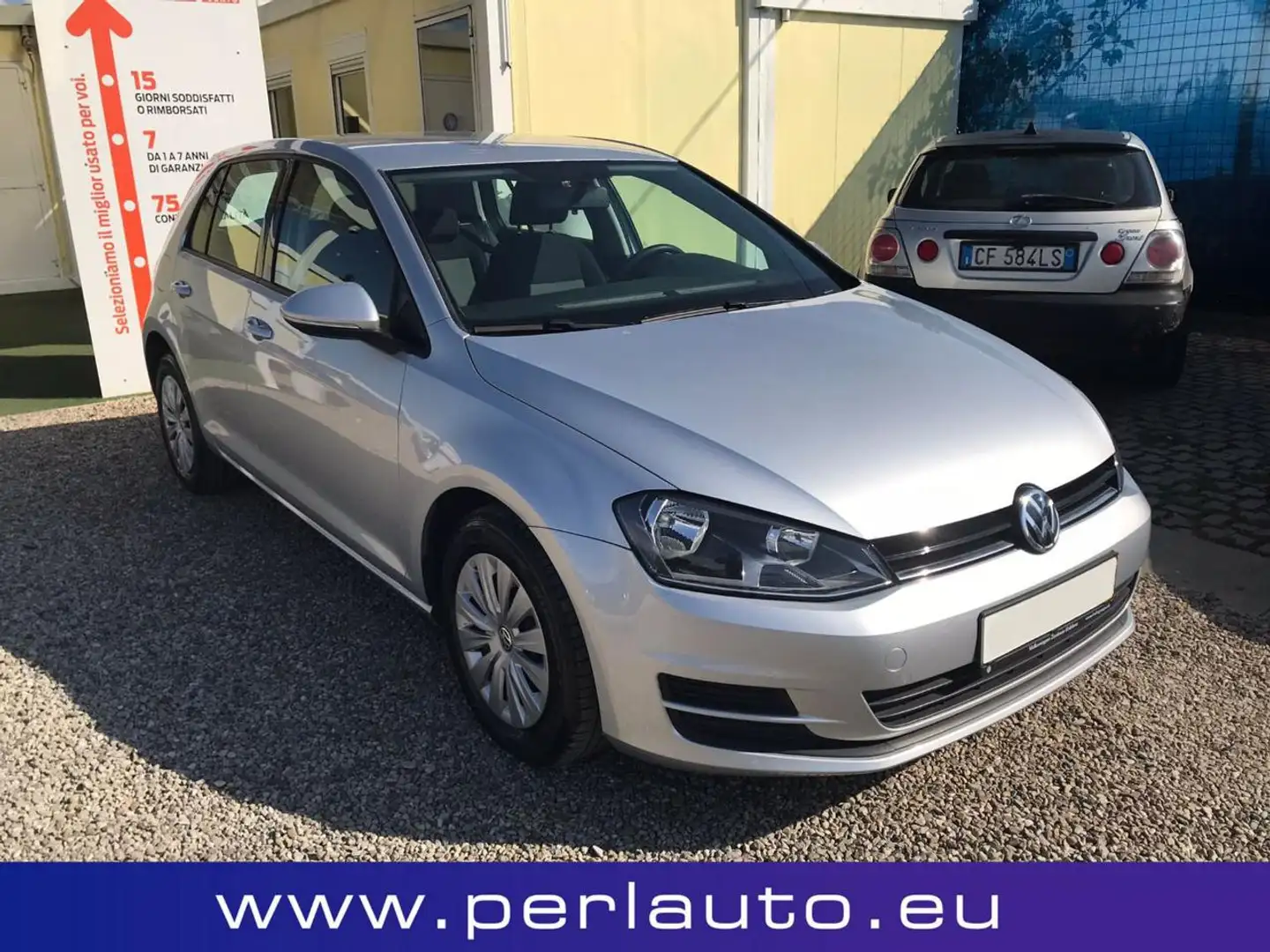 Volkswagen Golf 1.6 TDI 105 CV 5p. Trendline BlueMotion Technology Plateado - 2
