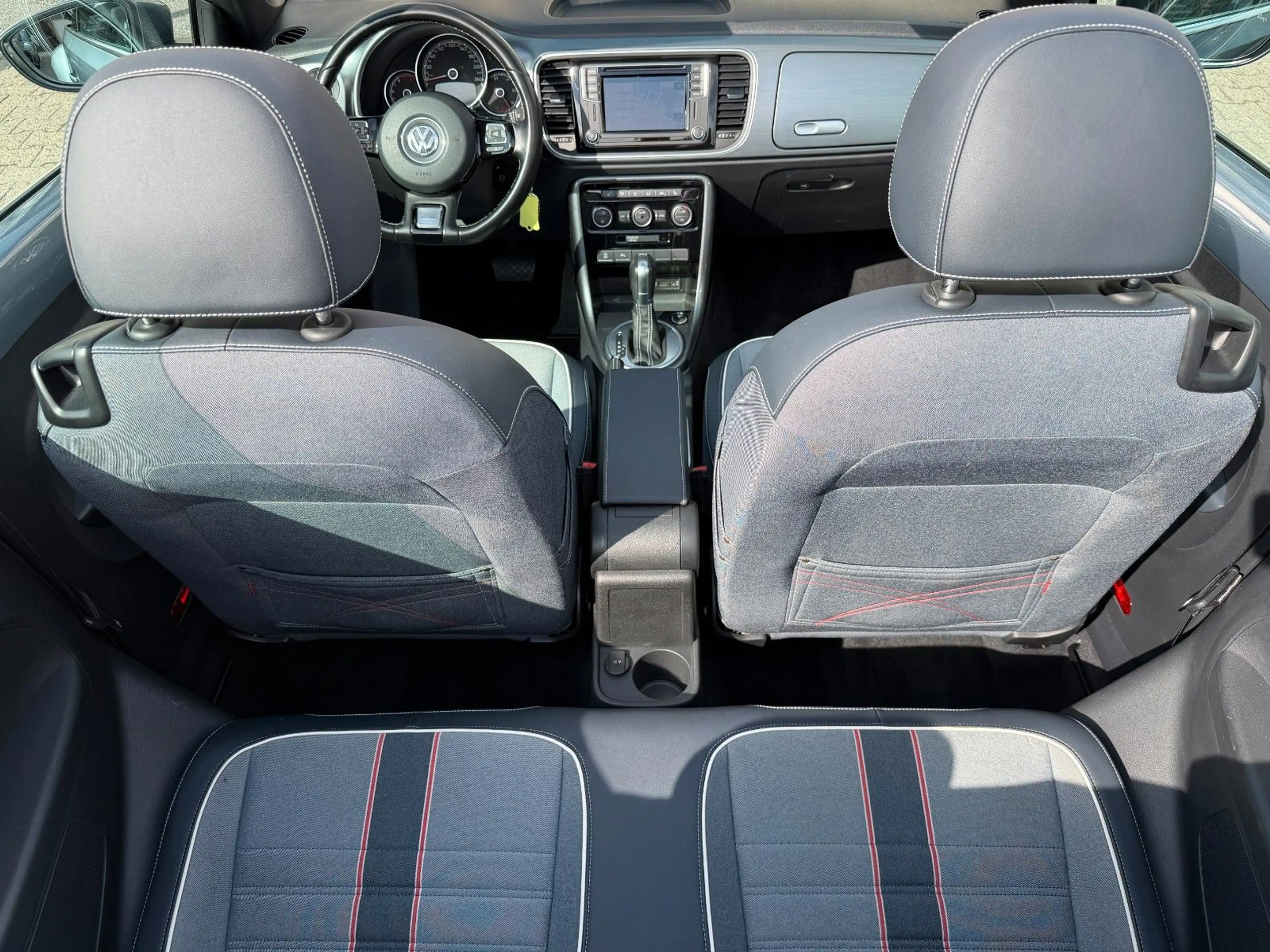 Volkswagen Beetle Cabriolet SONDERM. DENIM AUTOM. SCHECKH. — photo 15