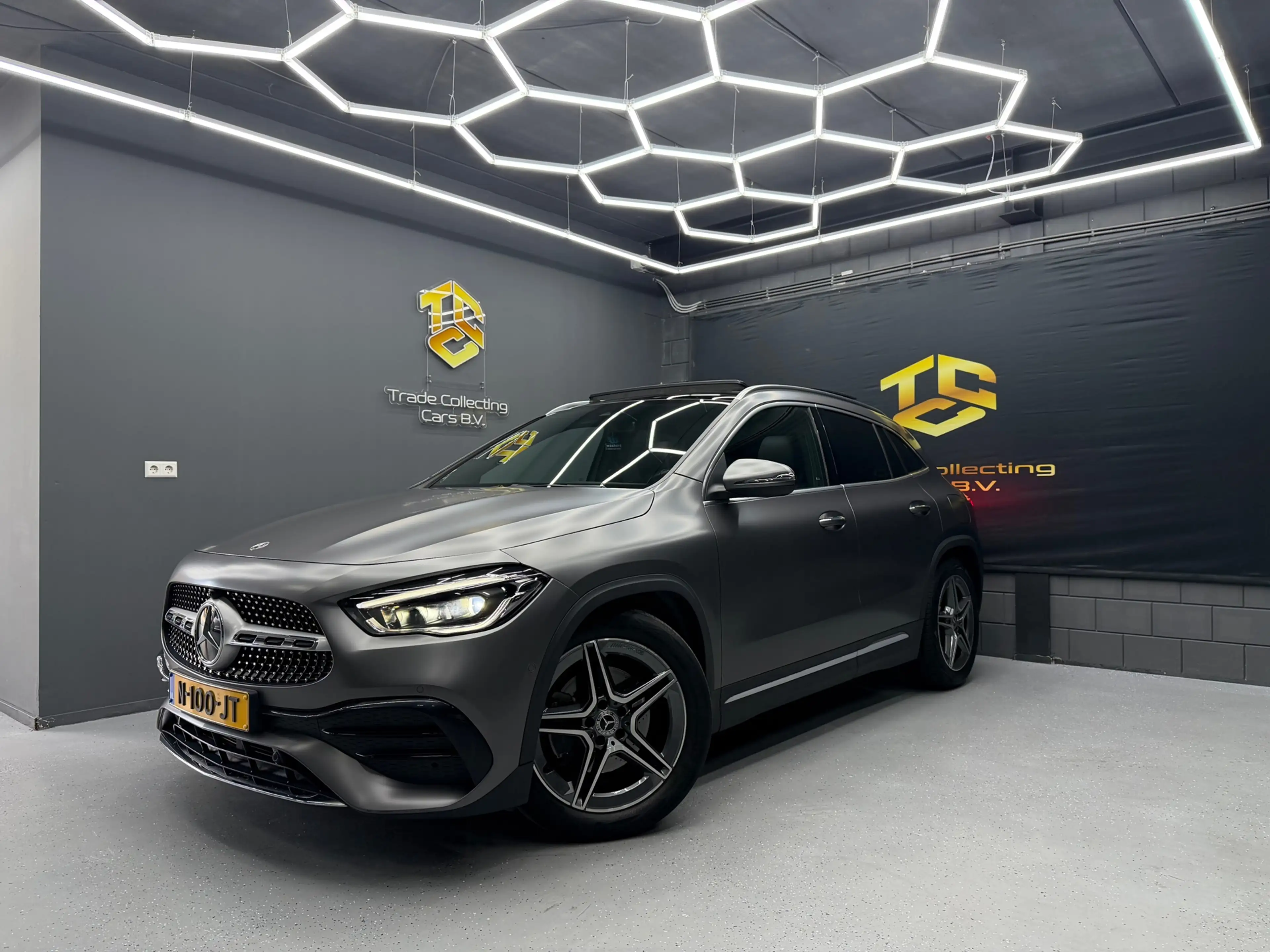 Mercedes-Benz GLA 180 AMG NIGHT PAKKET ACC-PANO-CARPLAY-CAM — photo 12