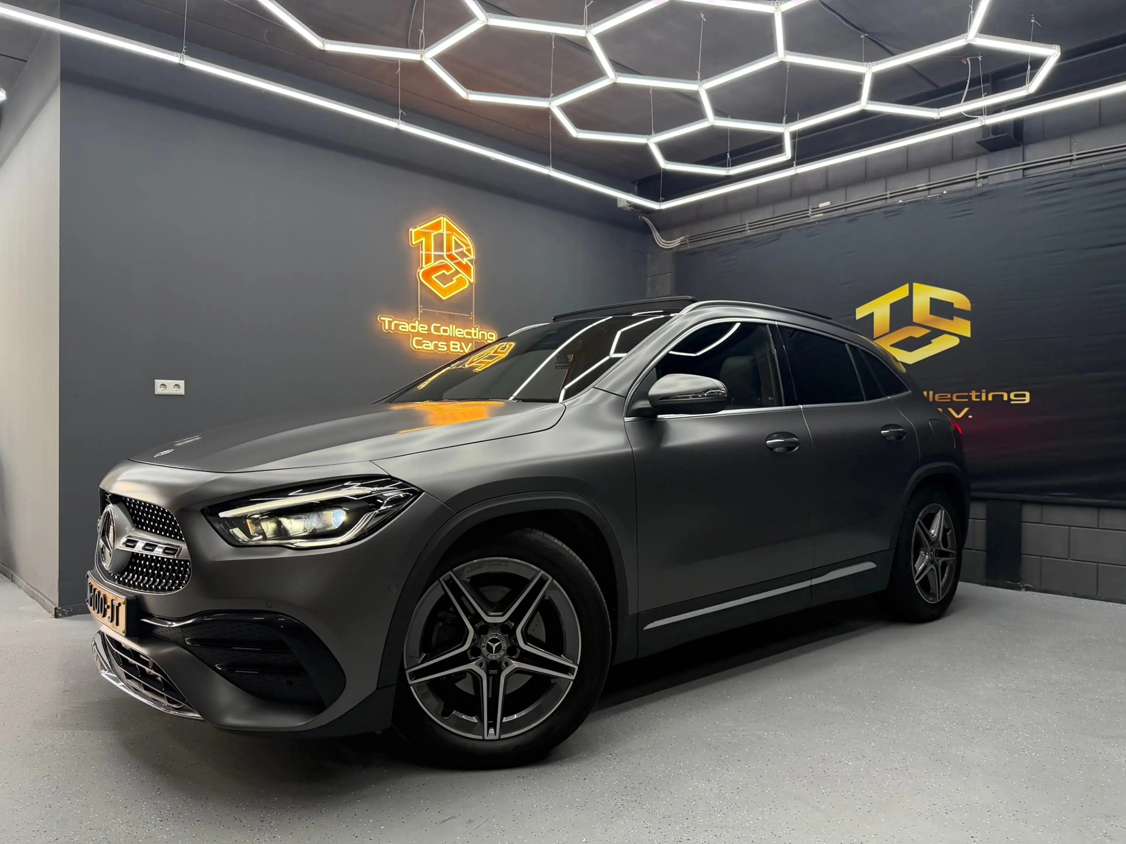 Mercedes-Benz GLA 180 AMG NIGHT PAKKET ACC-PANO-CARPLAY-CAM