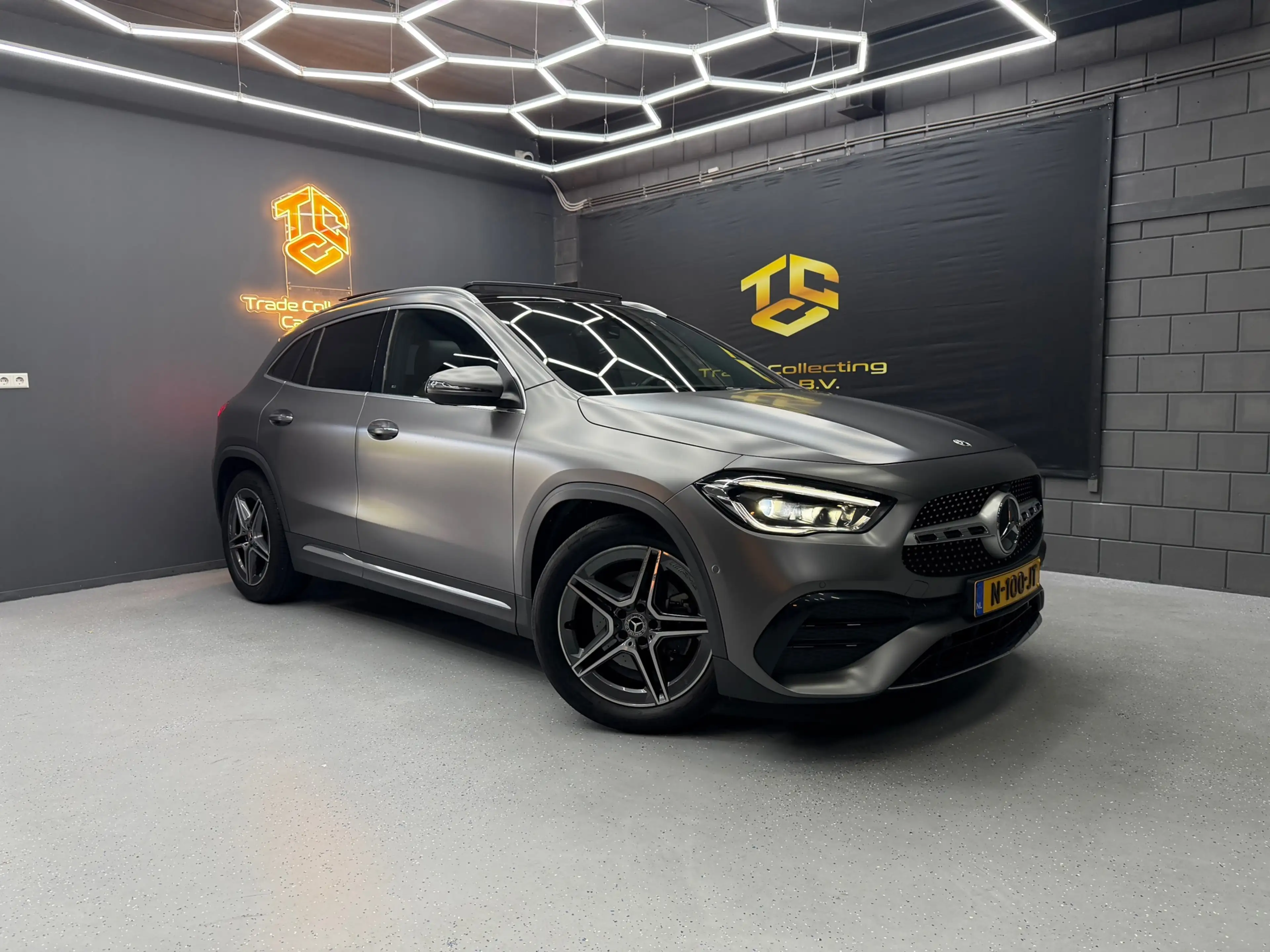 Mercedes-Benz GLA 180 AMG NIGHT PAKKET ACC-PANO-CARPLAY-CAM — photo 4