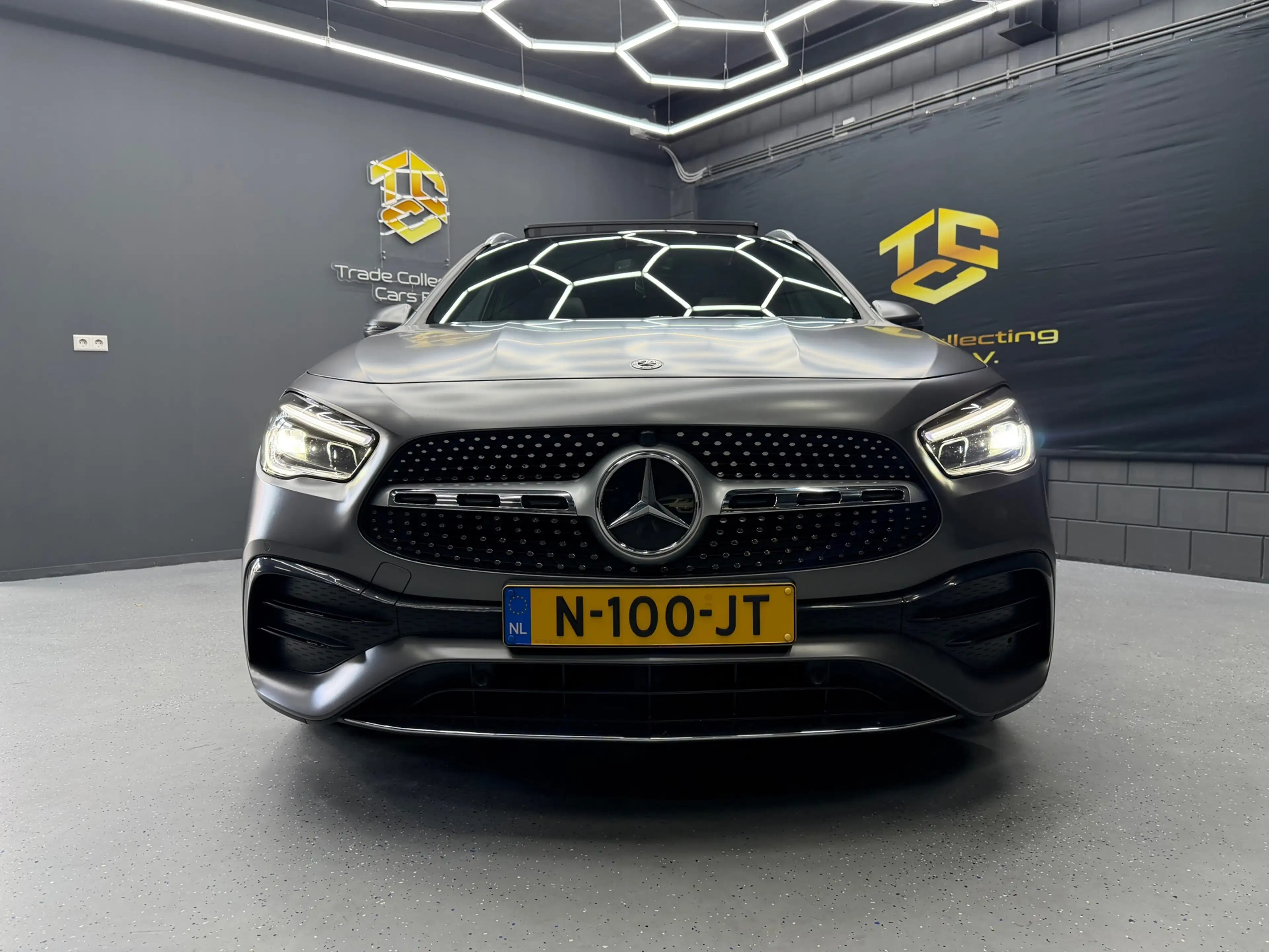 Mercedes-Benz GLA 180 AMG NIGHT PAKKET ACC-PANO-CARPLAY-CAM — photo 6