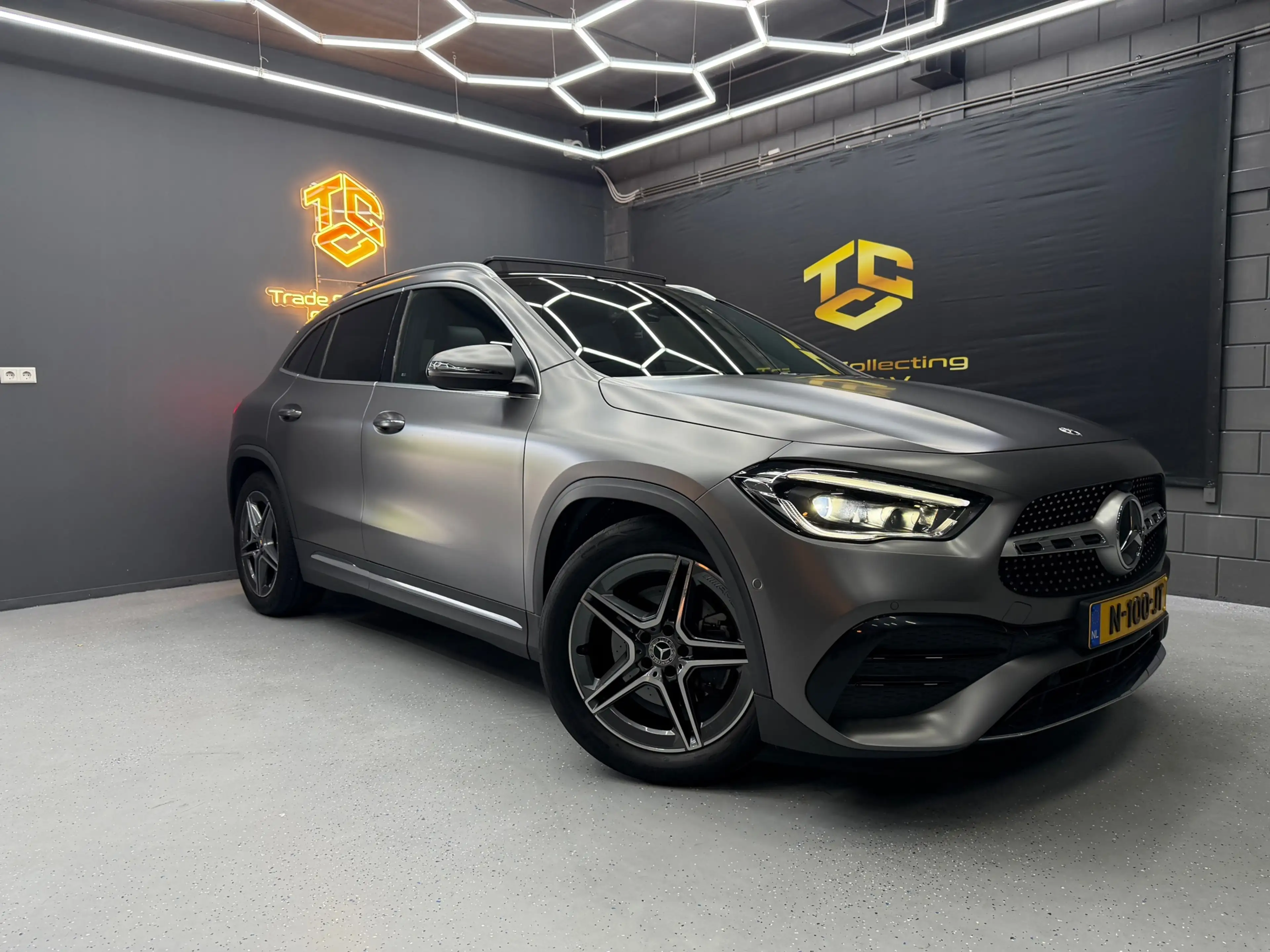 Mercedes-Benz GLA 180 AMG NIGHT PAKKET ACC-PANO-CARPLAY-CAM — photo 3