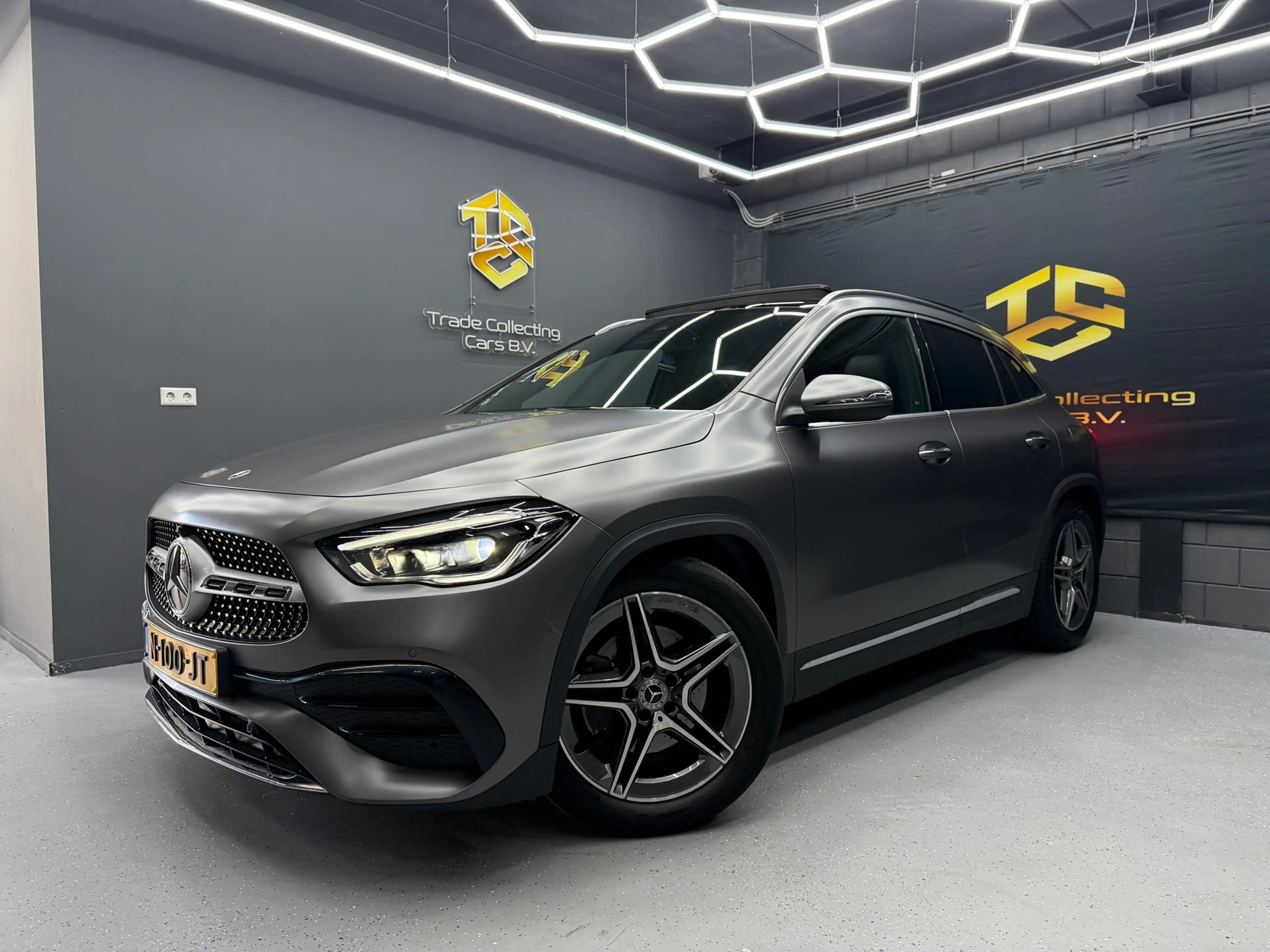 Mercedes-Benz GLA 180 AMG NIGHT PAKKET ACC-PANO-CARPLAY-CAM — photo 13