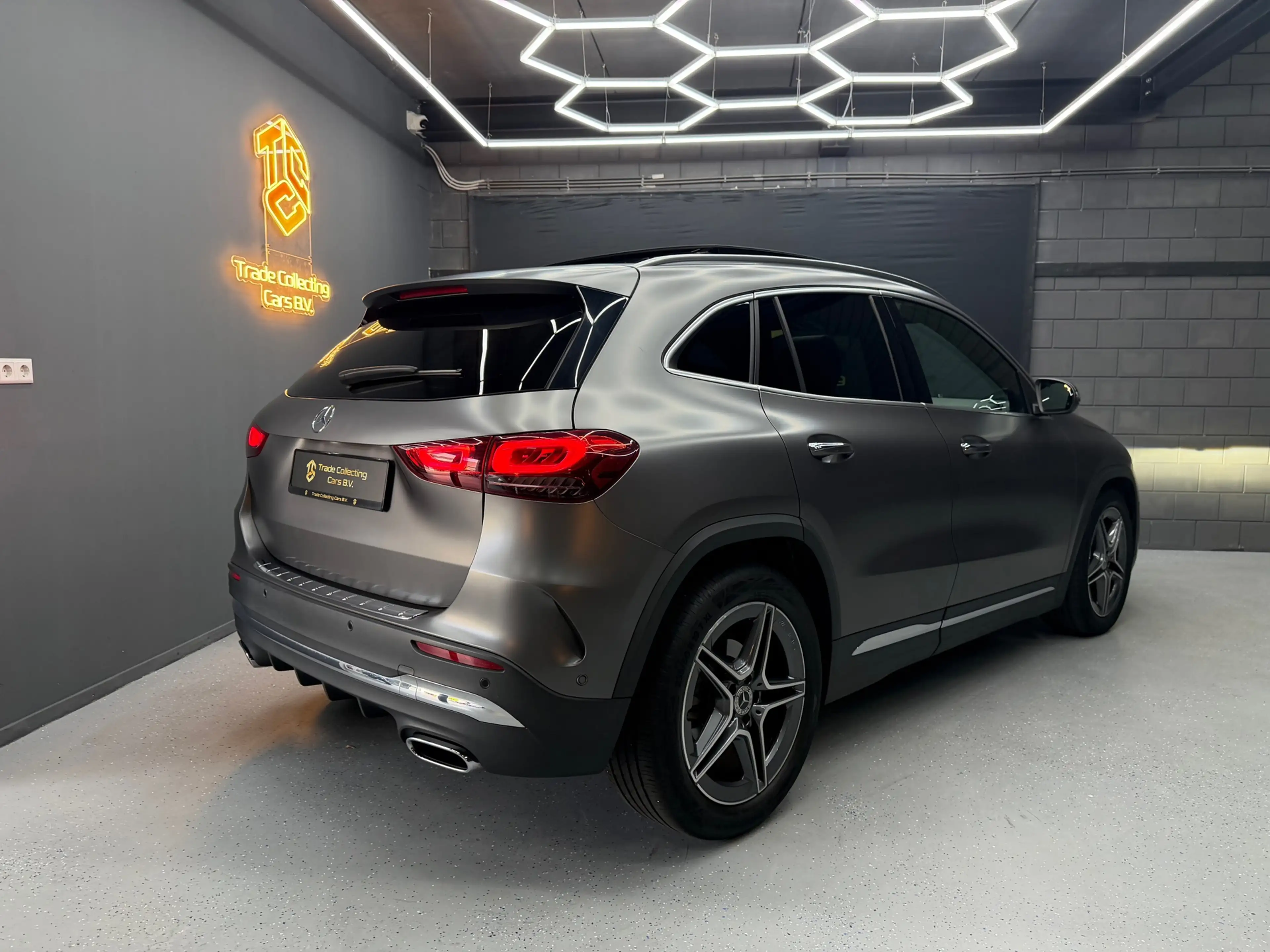 Mercedes-Benz GLA 180 AMG NIGHT PAKKET ACC-PANO-CARPLAY-CAM — photo 9