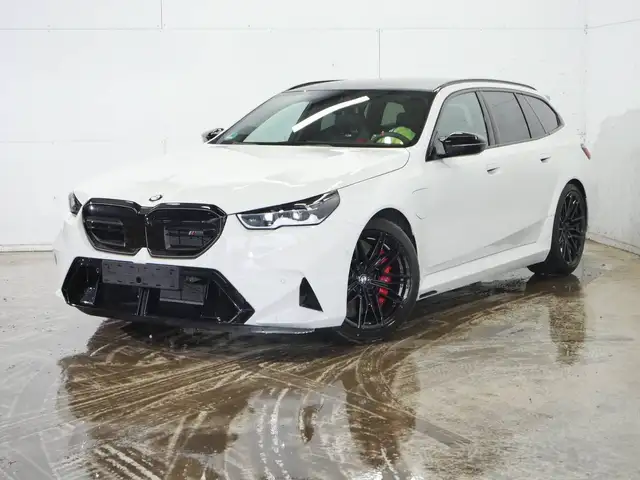 BMW M5 Touring ab 1,99% eff. / Driving+Parkingassist B/W