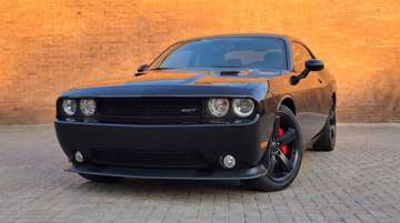 SRT 6.1L V8