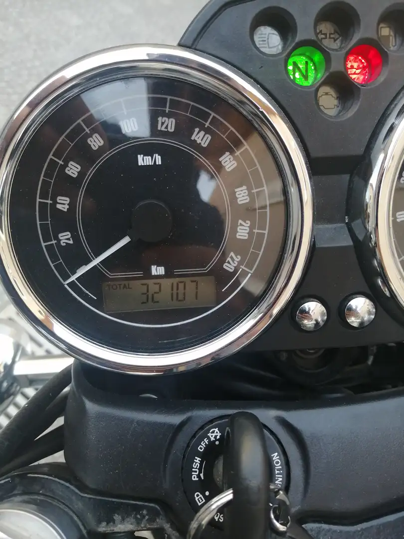 Moto Guzzi V 7 classic Bianco - 1