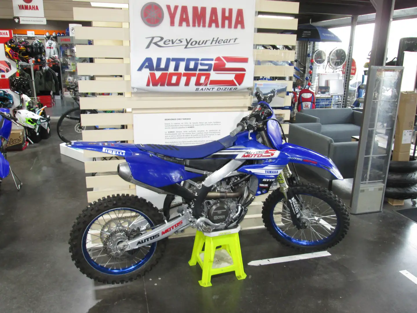 Yamaha Bleu - 2