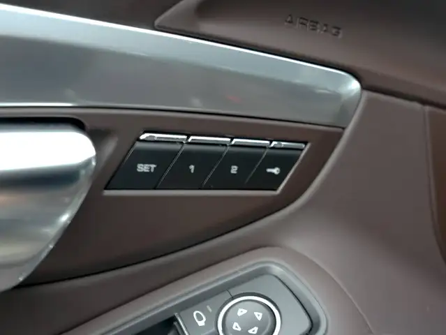 Porsche 911 view 10