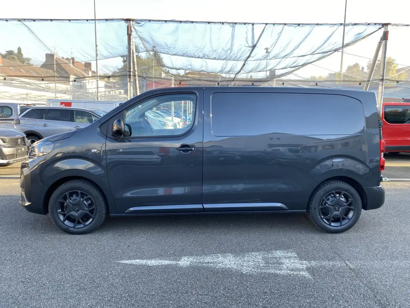 Citroen Jumpy III 2.0 FOURGON TAILLE M BLUEHDI 145 S\u0026S EAT8 Gris - 2