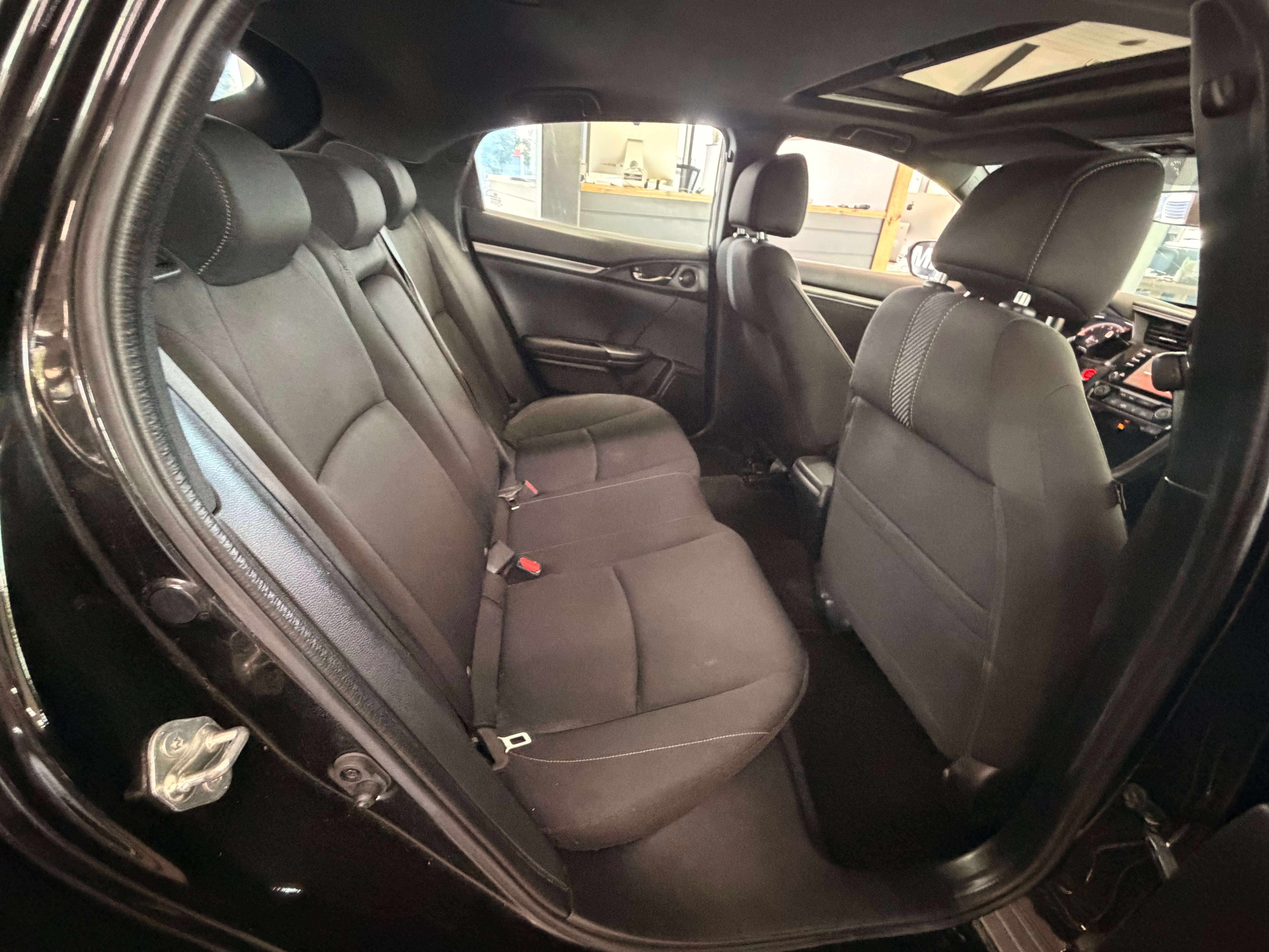 2019 Honda Civic Hatchback Sport - Image 13