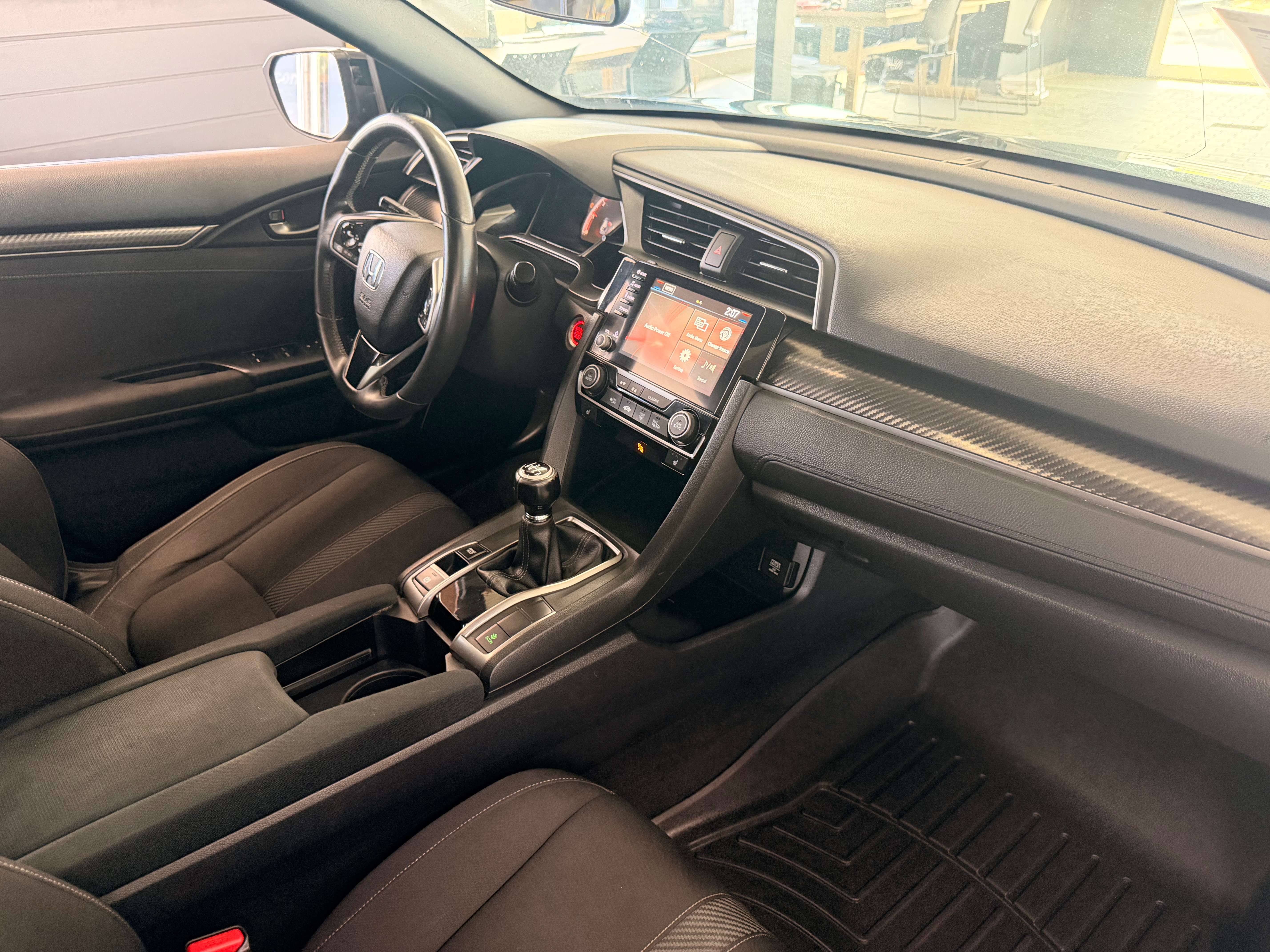 2019 Honda Civic Hatchback Sport - Image 10