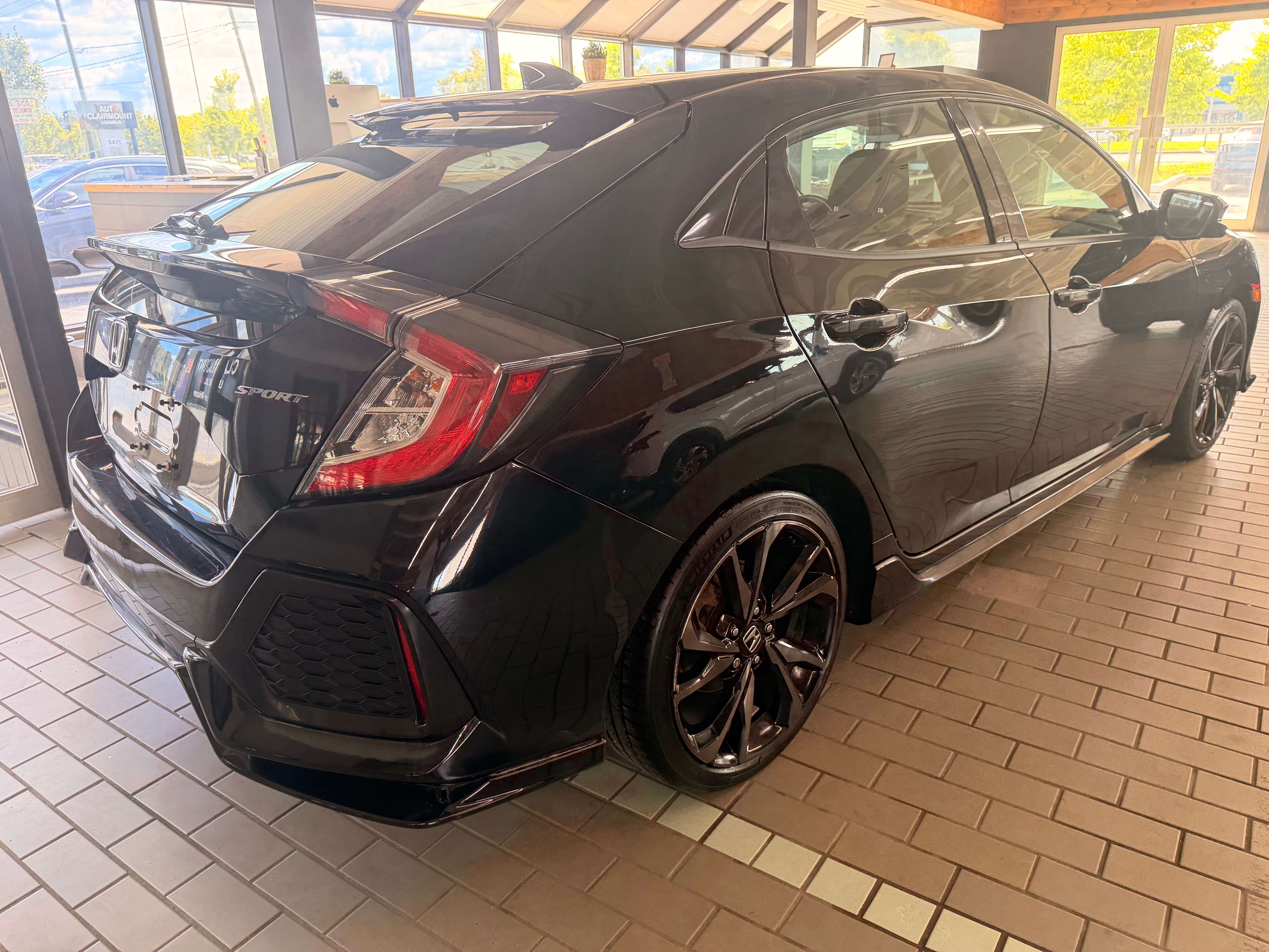 2019 Honda Civic Hatchback Sport - Image 5