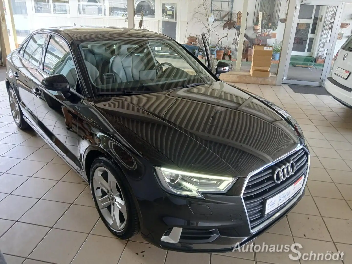 Audi A3 1.5 TFSI cylinder on demand Limousine sport Brown - 2