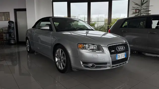 Audi A4 A4 III Cabriolet Cabrio 1.8 T Multitronic S-Line