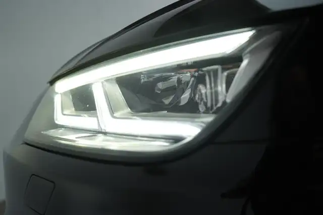Audi Q5 view 14