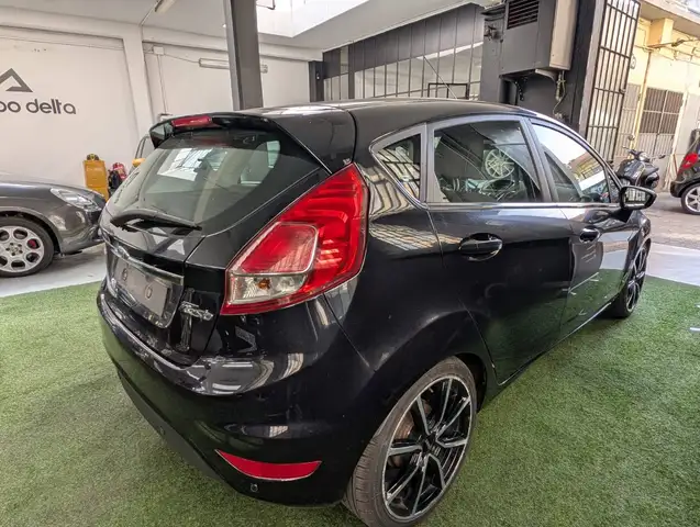 Ford Fiesta view 3