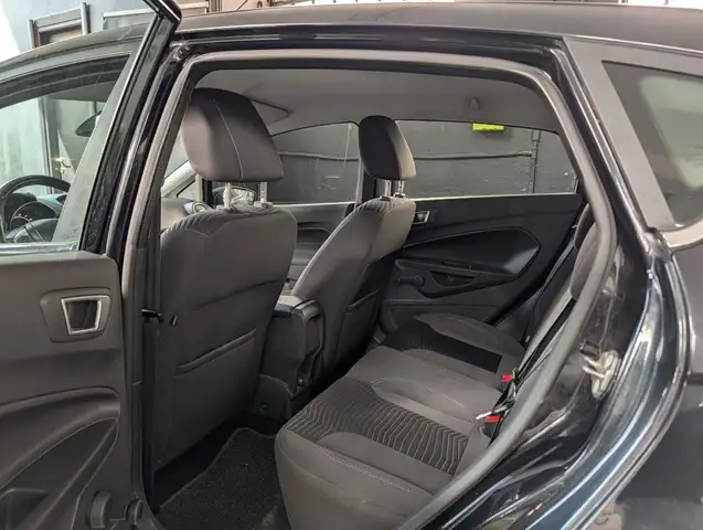 Ford Fiesta view 9