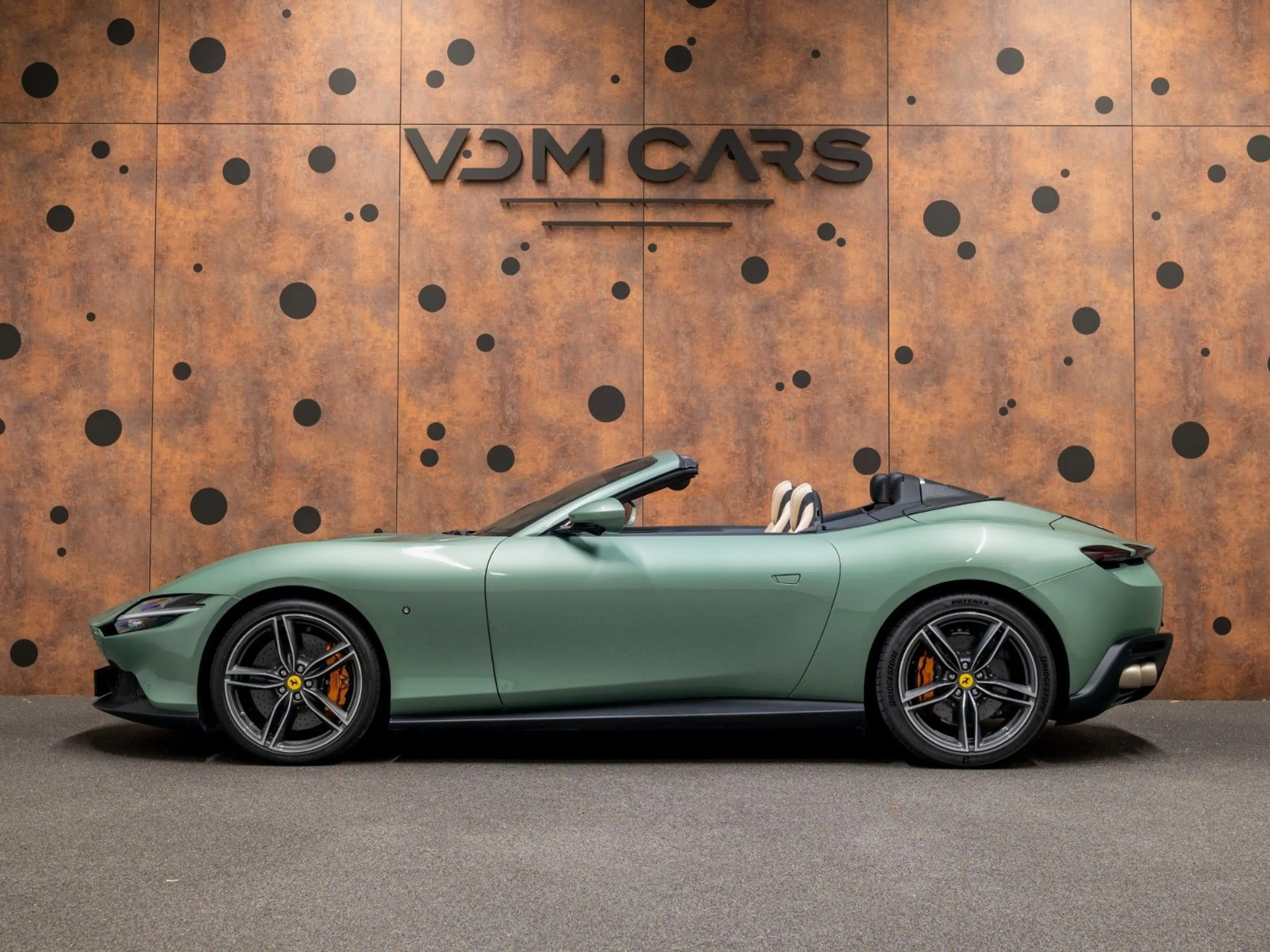 Ferrari Roma Spider *SPECIAL PAINT*MAGNERIDE*360*VENT* — photo 2