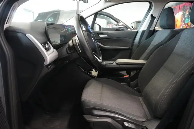 BMW 2 Series view 8